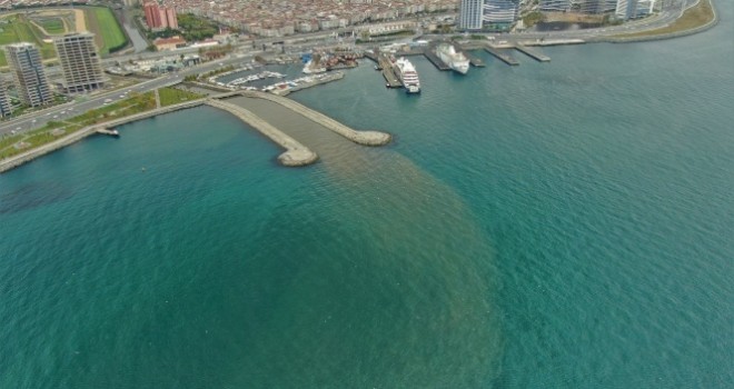  Marmara Denizi'ne çamur aktı