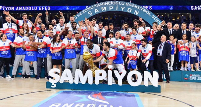 Şampiyon Anadolu Efes