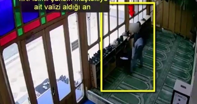  Namaz kılar gibi yaptı valizi çaldı