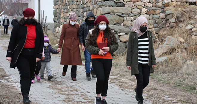 Dondurucu soğukta eğitim, her gün bu çileyi çekiyorlar