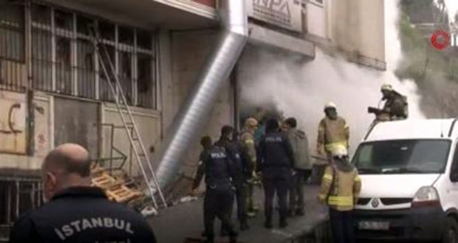 Arnavutköy'de feci yangın: 4 ölü
