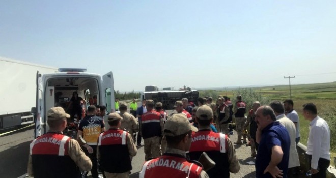 1 Mayıs kutlamalarına giden işçileri taşıyan otobüs devrildi: 5 ölü, 14 yaralı