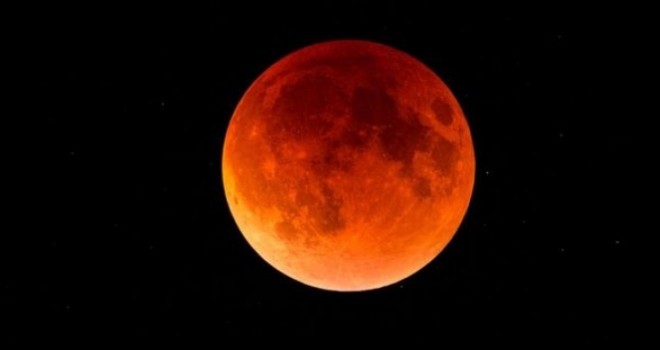 21. Yüzyılın en uzun Kanlı Ay Tutulması geliyor!