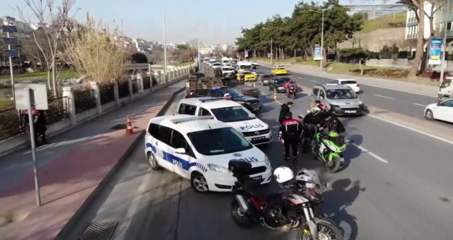 Kağıthane'de özel harekat destekli dev asayiş uygulaması: Torbacı suçüstü yakalandı