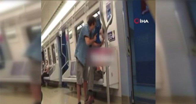 Ankara metrosunda şarkı kavgası