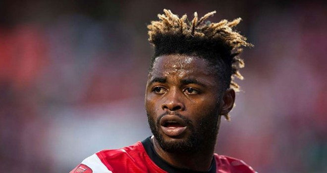 Alex Song ile anlaşma yakın