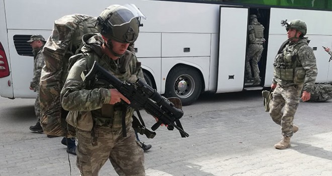  Yüzlerce komando sınıra gönderilmek üzere Hatay'da