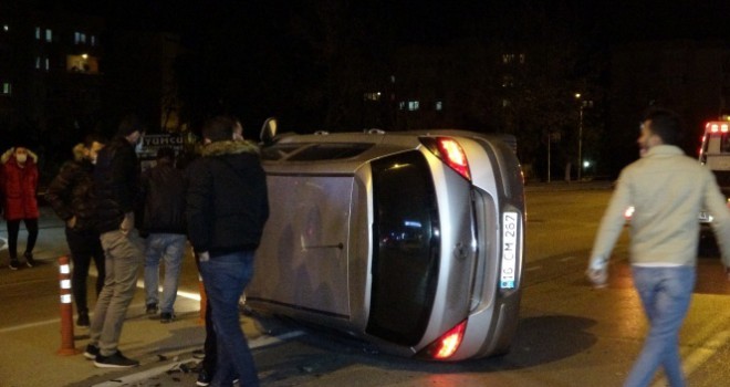 Alkollü sürücü park halindeki araca çarpıp takla attı, kazadan burnu bile kanamadan çıktı