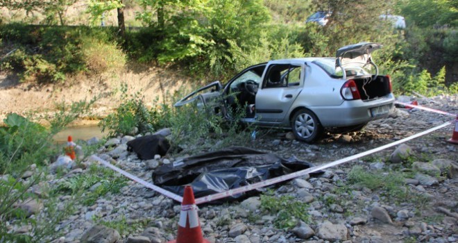 Kastamonu'da hastaneden dönen ailenin otomobili çaya uçtu: 3 ölü, 3 yaralı