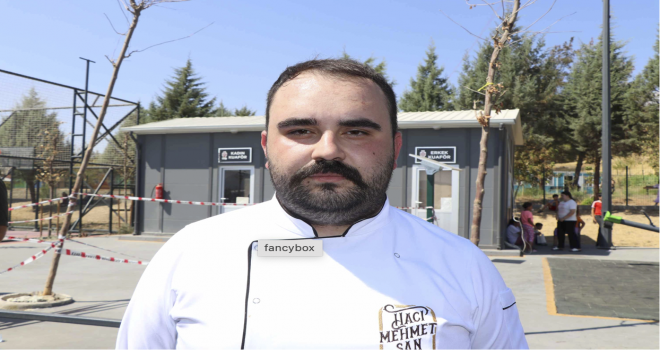Hacı Mehmet Şan, Depremzedelere Hamburger ikramında bulundu