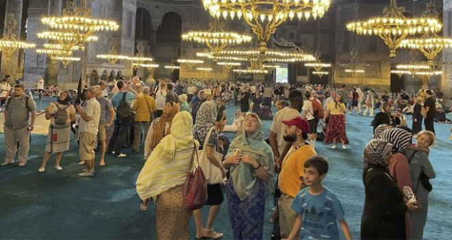 Ayasofya Camii'ne girişler ücretli olacak