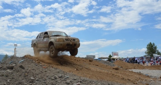 Off-Road yarışları nefes kesti!