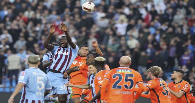 Başakşehir'i tek golle geçti! Trabzonspor yarı finalde