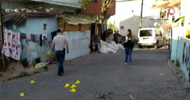 Gaziosmanpaşa'da motosikletli ve silahlı 2 saldırgan dehşet saçtı