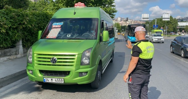 İstanbul'da minibüslere şok denetim: 7 yolcu fazla çıktı