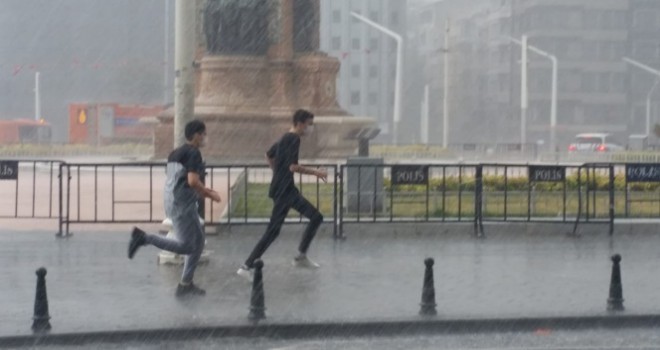 Meteoroloji uyardı: İstanbul'da şiddetli yağmur