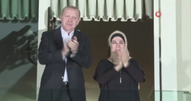 Cumhurbaşkanı Erdoğan ve eşi Emine Erdoğan'dan sağlık çalışanlarına destek