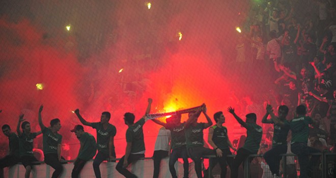 Bursaspor ,antrenmanında meşale şov