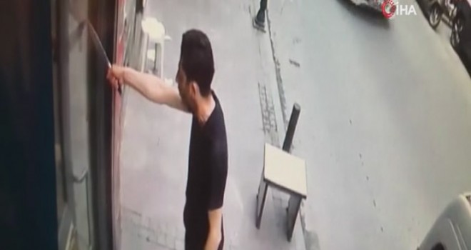 Beşiktaş'ta eşiyle kavga eden şahıs ekmek bıçağıyla terör estirdi