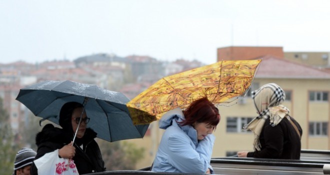 Meteoroloji İstanbul'u ‘sarı' kodu ile uyardı: Fırtına geri dönüyor
