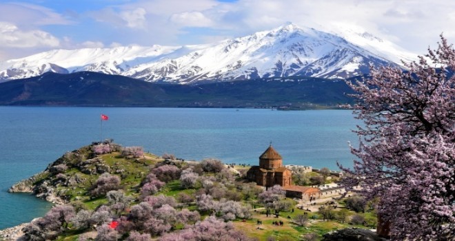 Akdamar Adası'nda görsel şölen