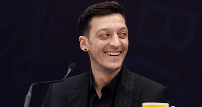 Alman basını Mesut Özil'in açıklamalarına geniş yer verdi