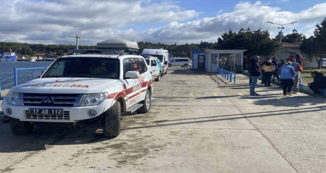 Çanakkale açıklarında mülteci teknesi battı