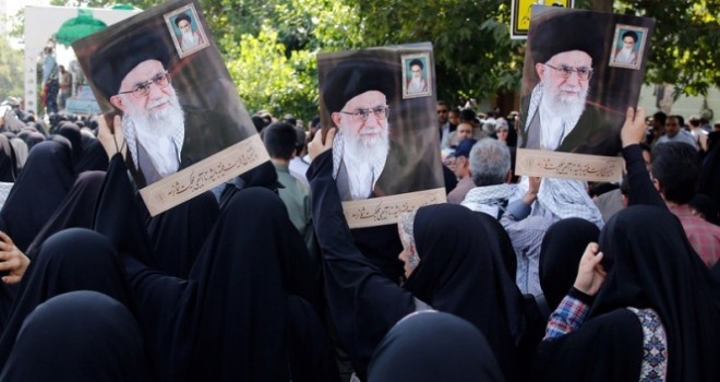  İran dini liderinin Twitter hesabının askıya alınması akıllara o soruyu getirdi