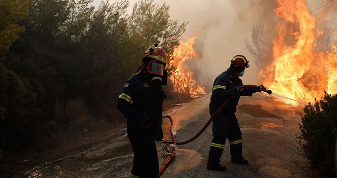 Yunanistan’daki yangında 54 kişi hayatını kaybetti
