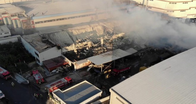 Esenyurt'ta 1 kişinin öldüğü fabrika yangınının boyutu gün ağarınca ortaya çıktı