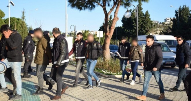 Çeşme'de görülmemiş olay: Yediler, içtiler, kaldılar ve lüks villayı soydular