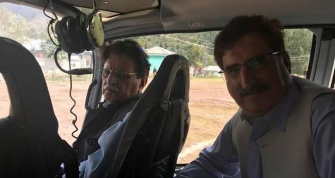 Keşmir Başbakanı Haider'in helikopterine ateş açıldı