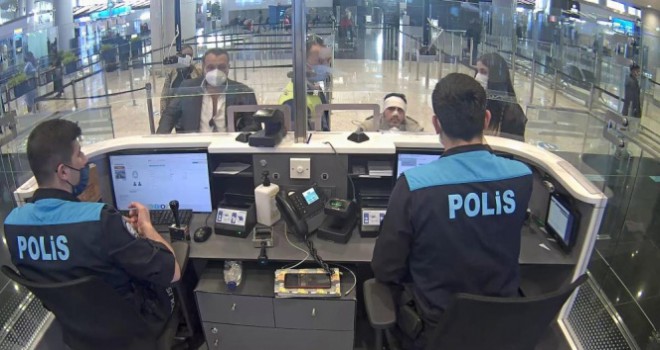 İstanbul Havalimanı'nda VİP göçmen kaçakçılığı pasaport polisine takıldı: 3 gözaltı