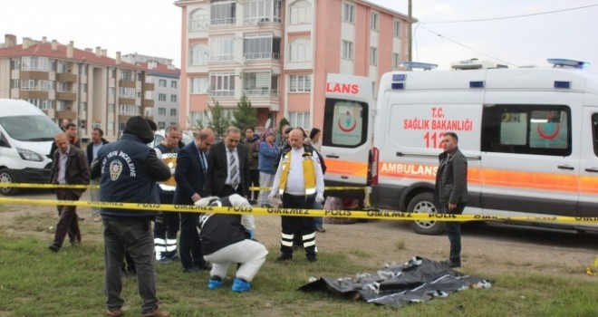 Tekirdağ'da vahşet: Eşini işe giderken sokak ortasında bıçaklayarak öldürdü