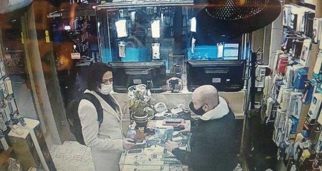 İstanbul'da 'peruklu hırsız' cep telefonunu çaldı
