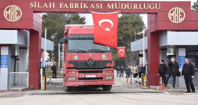 Binlercesi TIR'lara yüklenerek yola çıktı! Dünyada böyle bir olay yok...