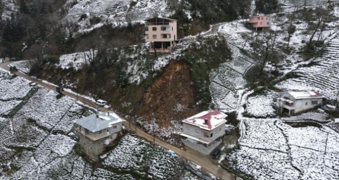 Rize'nin İkizdere ilçesinde heyelana maruz kalan evler yıkılacak