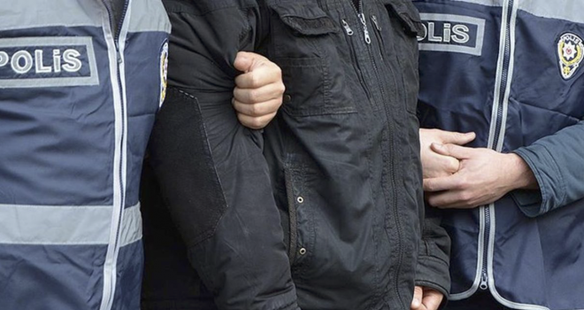 Gaziantep'te 19 kilo uyuşturucuyla yakalanan iki polis tutuklandı