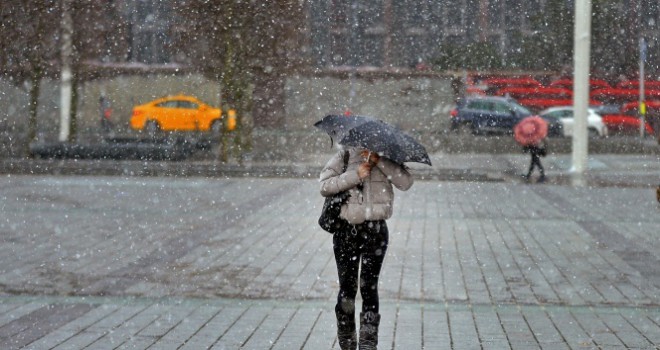 Meteoroloji'den İstanbullulara sağanak yağış uyarısı