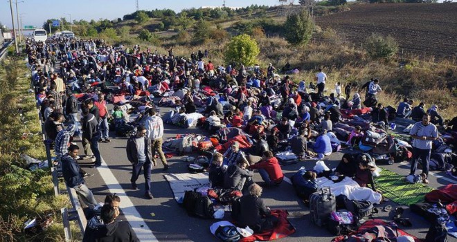 Sığınmacılar Avrupa'ya geçmeye hazırlanıyor
