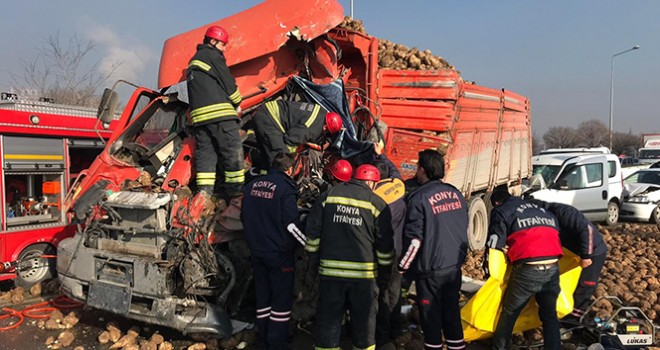 Konya'da sis nedeniyle 33 araç birbirine girdi: 1 ölü, 7 yaralı