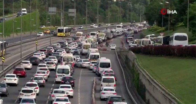 Kısıtlamanın ardından trafik yoğunluğu havadan görüntülendi