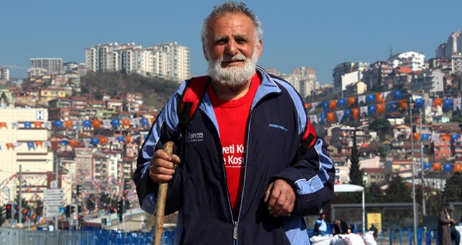 75 yaşındaki vatandaş, Cumhurbaşkanı Erdoğan'ı görebilmek için 60 kilometre koştu