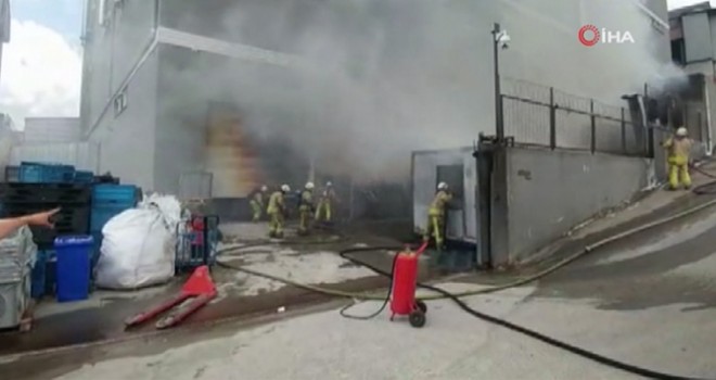 Hadımköy'de plastik imalatı yapan bir fabrikada yangın