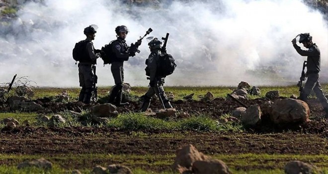 İsrail askerleri Ramallah'ın bir köyünde 28 Filistinliyi yaraladı