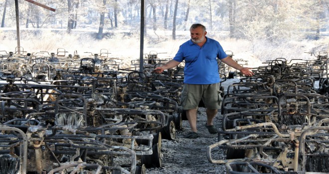 Manavgat'ta safari tesisi küle döndü, alevlerin arasında kalan işletme sahibi ölümden döndü