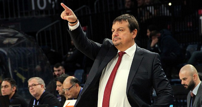 Anadolu Efes'ten Ergin Ataman'a geçmiş olsun mesajı