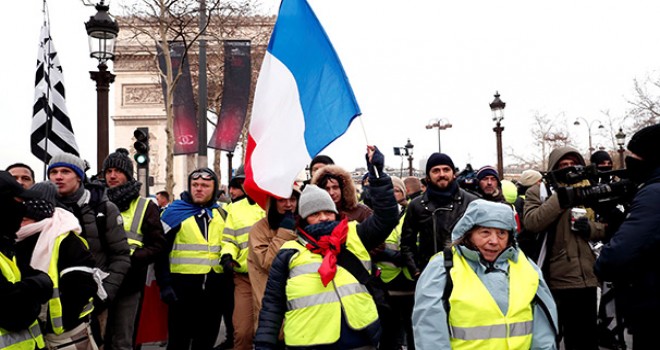 Paris'te sarı yeleklilerin gösterisi öncesinde 25 gözaltı