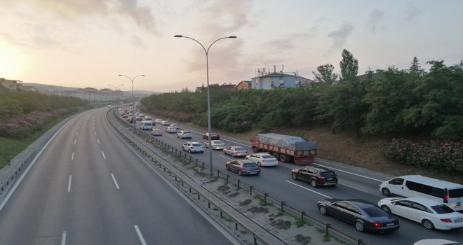 TEM Otoyolu'nda bayram yoğunluğu erken başladı