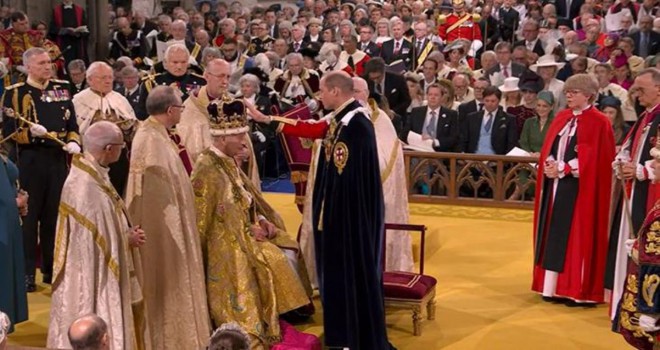 Fuat Oktay, İngiltere Kralı 3'üncü Charles'ın taç giyme törenine katıldı